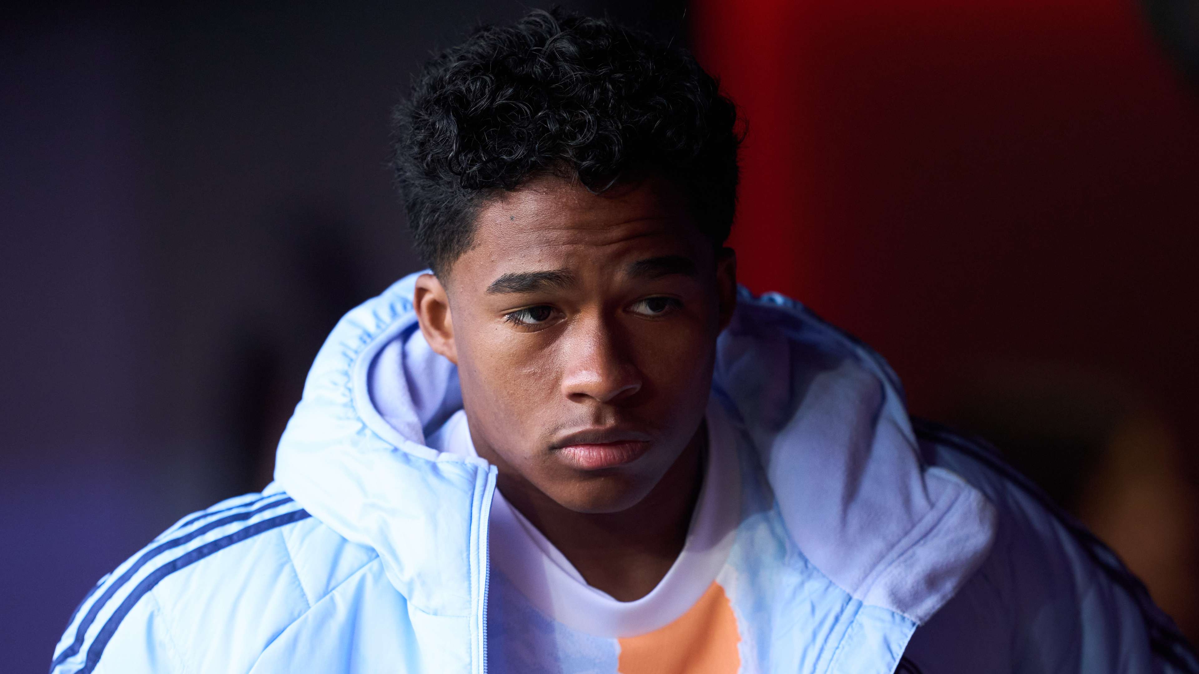 本文围绕 本文围绕