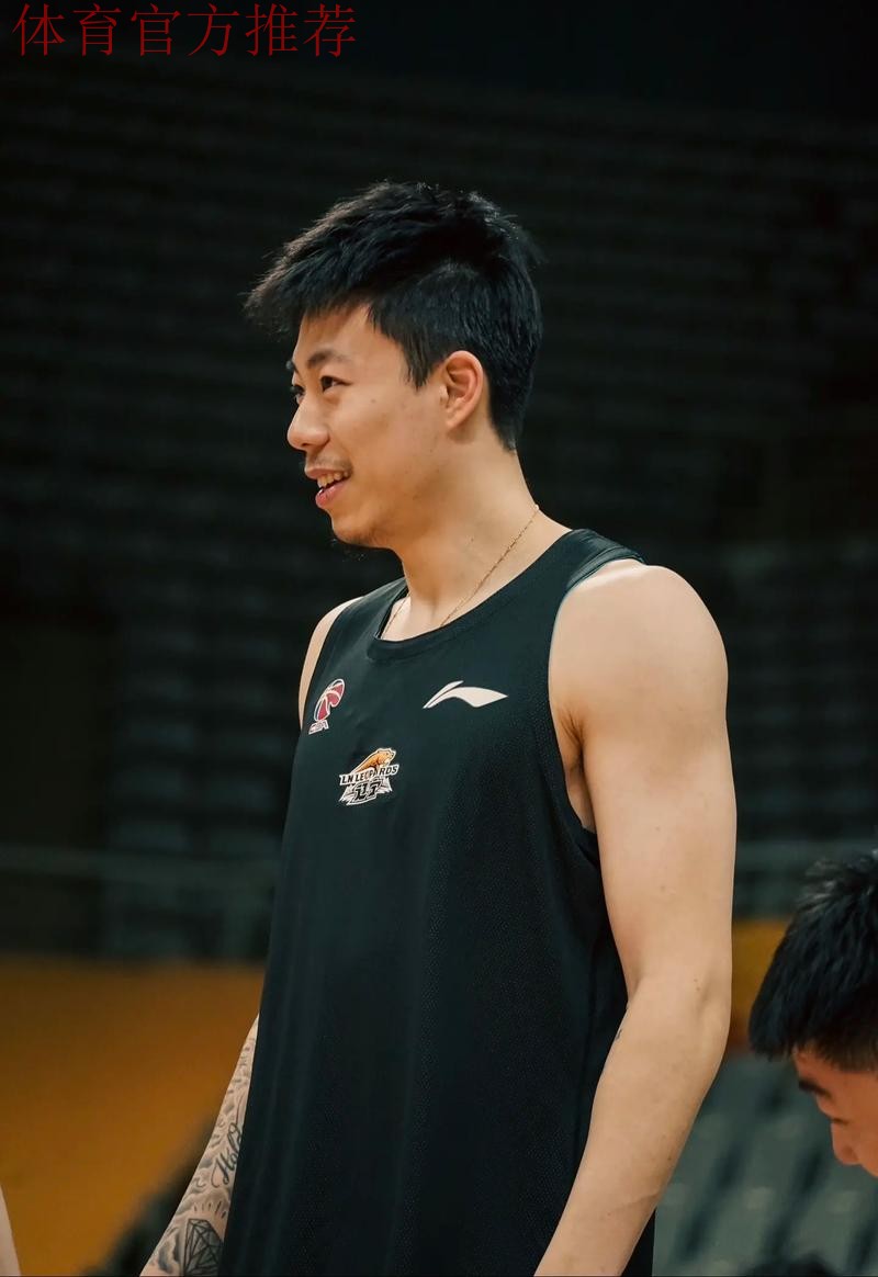 【集锦】沈阳轰炸机起飞！张镇麟10分3助攻，远距离滑翔双手灌篮